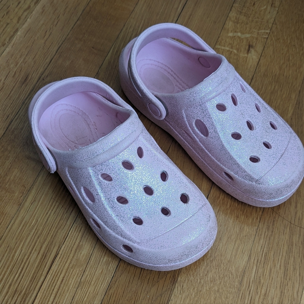 Little Girls Pink Glitter Rubber Sandals/Slip on Shoes. Size 11
